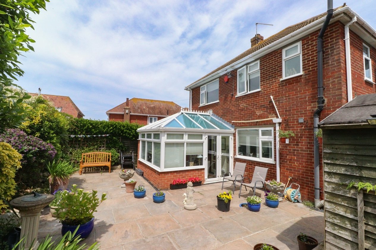 Properties For Sale in Carlton Rise Westgate-on-Sea