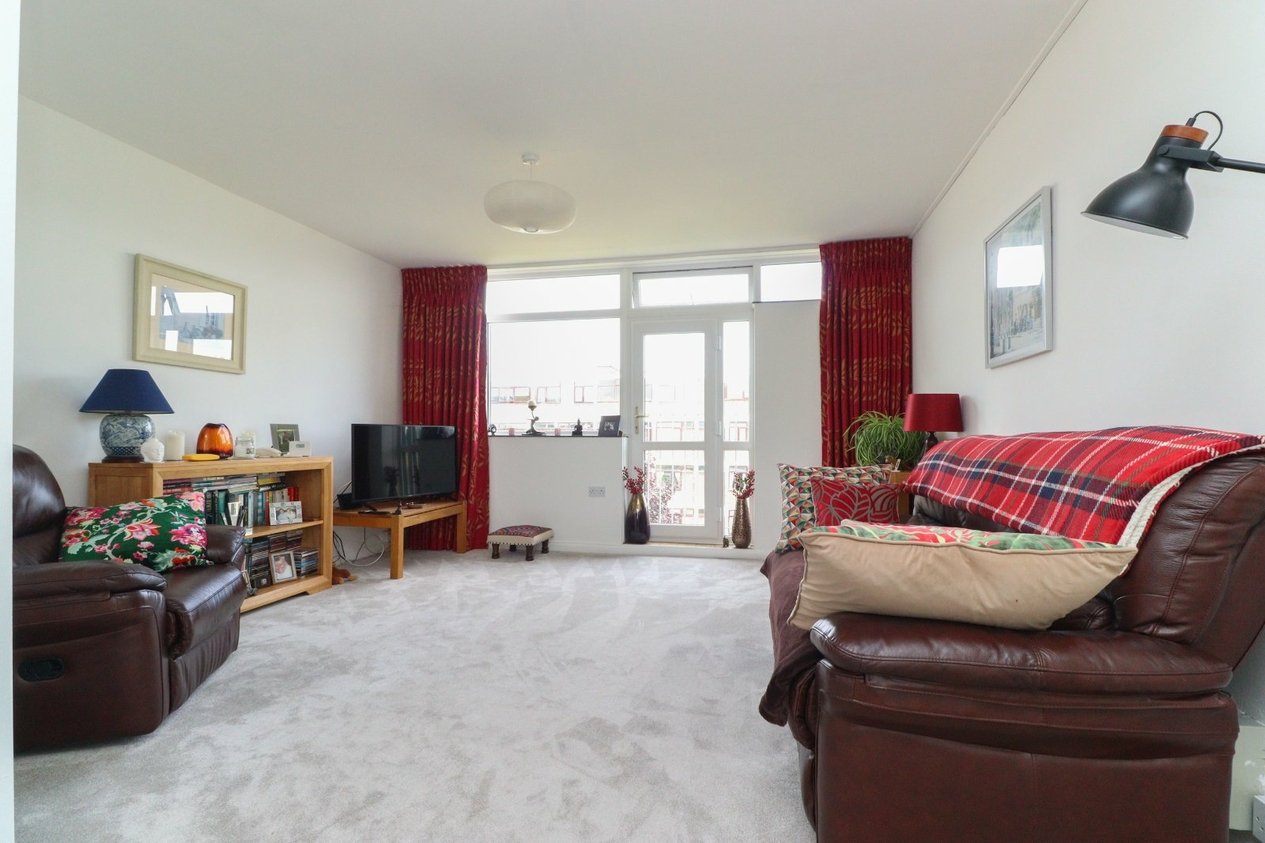 Properties For Sale in Carmel Court Gainsborough Road