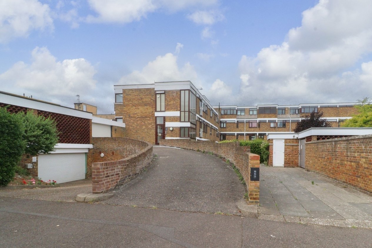Properties For Sale in Carmel Court Gainsborough Road