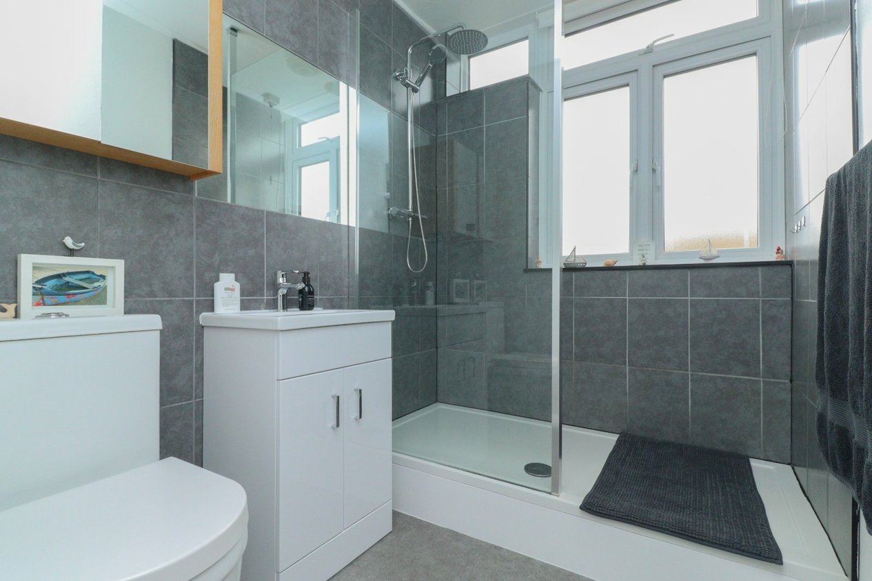 Properties For Sale in Carmel Court Gainsborough Road