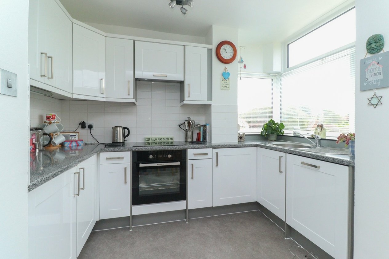 Properties For Sale in Carmel Court Gainsborough Road