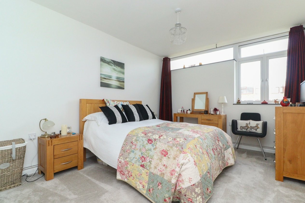 Properties For Sale in Carmel Court Gainsborough Road