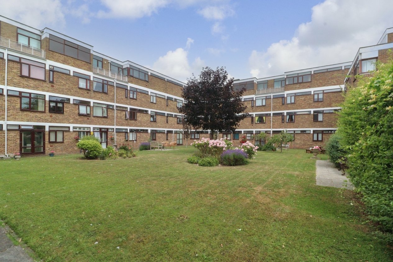 Properties For Sale in Carmel Court Gainsborough Road