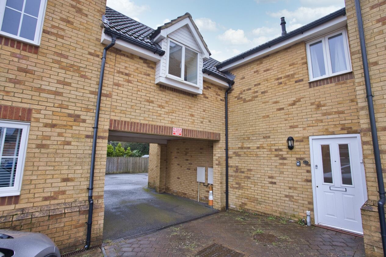 Properties For Sale in Carter Close  Hawkinge