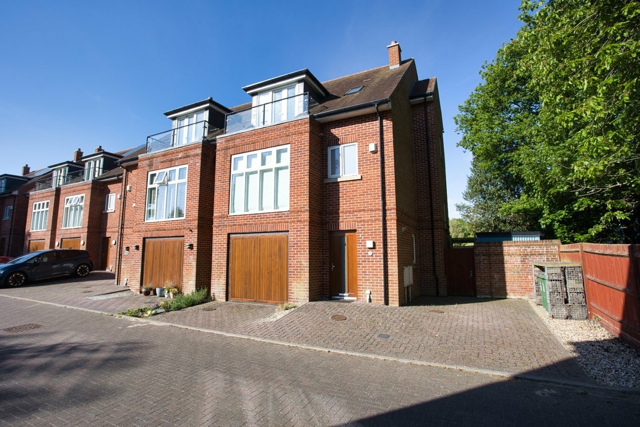 Properties For Sale in Castle Mews Folkestone