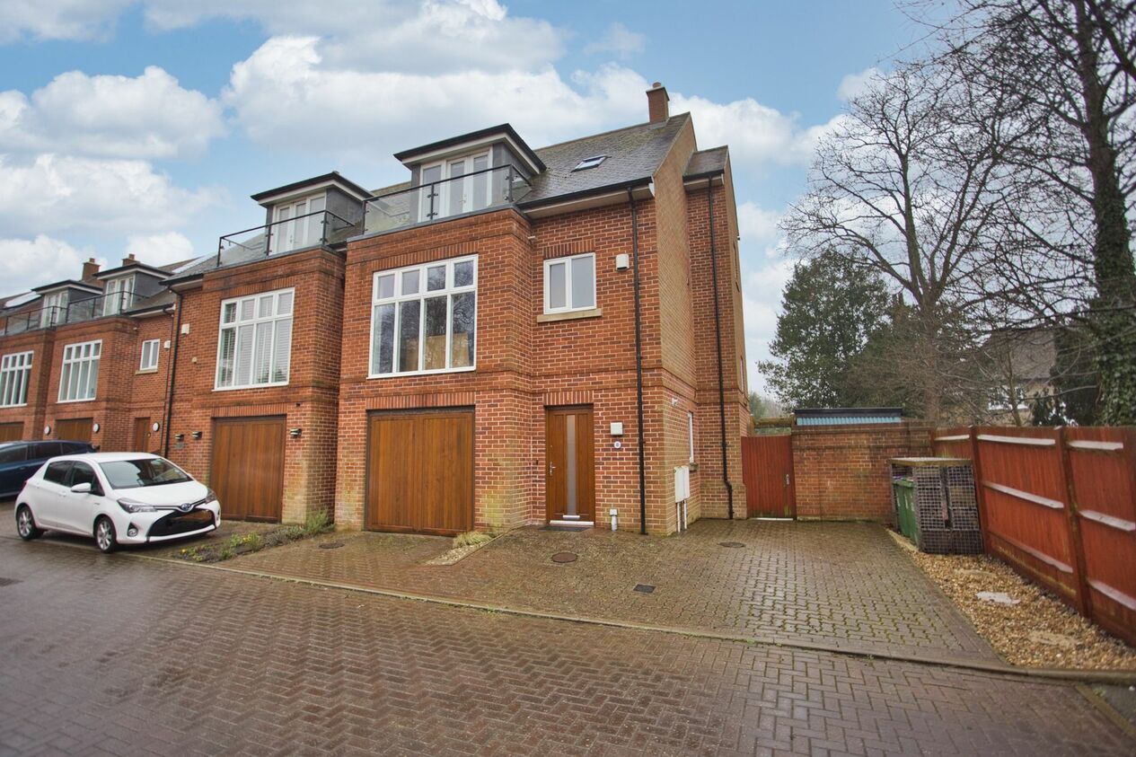 Properties For Sale in Castle Mews  Folkestone