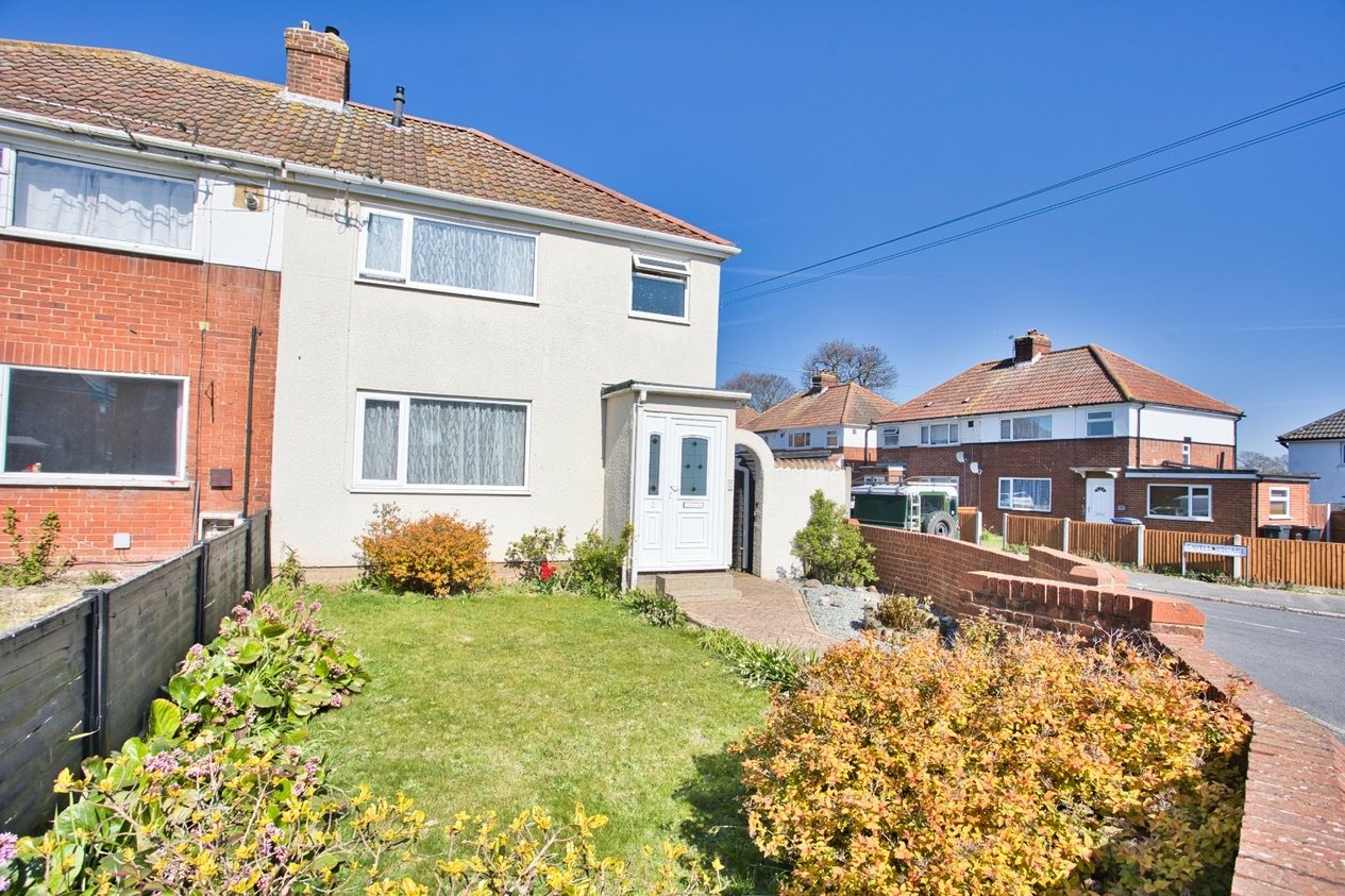 Properties For Sale in Cavell Square Deal