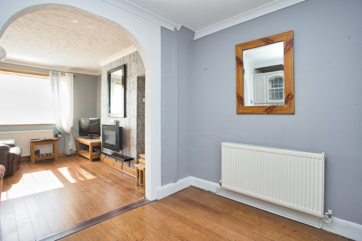 Properties For Sale in Cavell Square Deal
