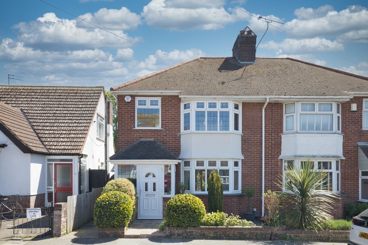 Properties For Sale in Cecilia Grove Broadstairs