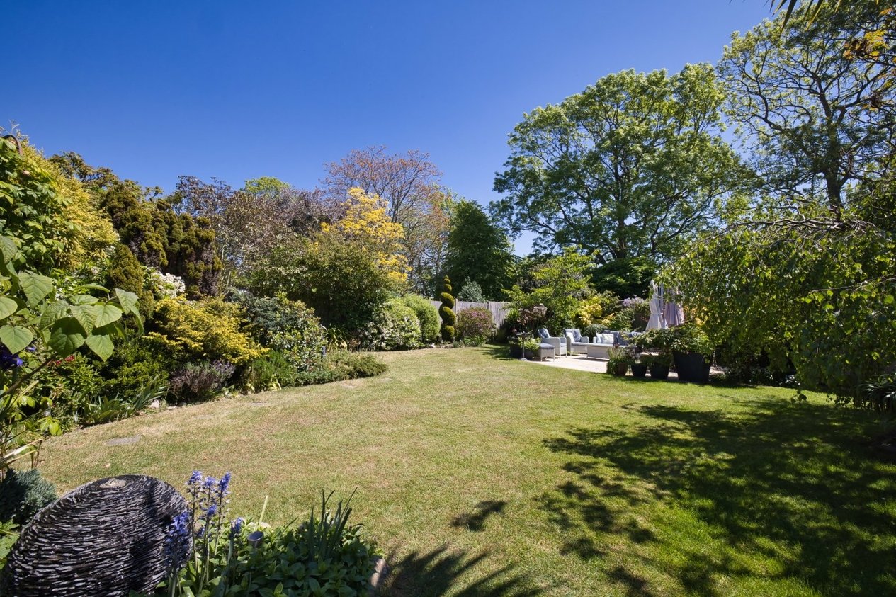 Properties For Sale in Cecilia Grove Broadstairs