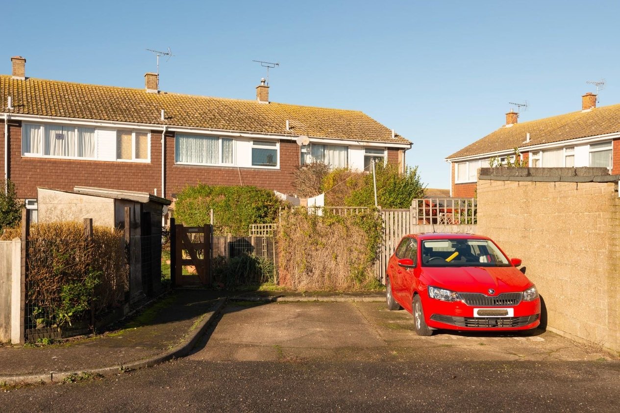 Properties Sold Subject To Contract in Cedar Close 