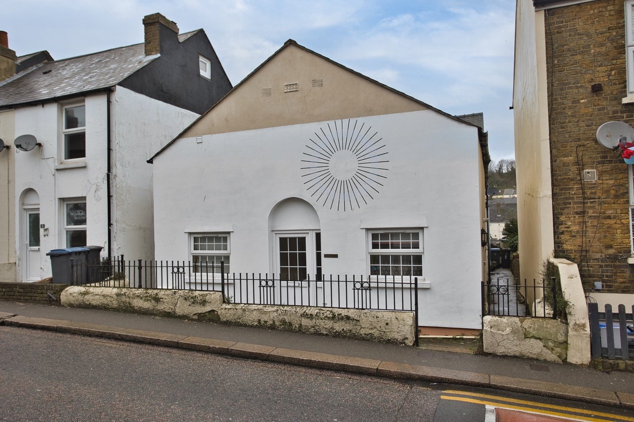 Properties For Sale in Chapel Cottages Tower Street