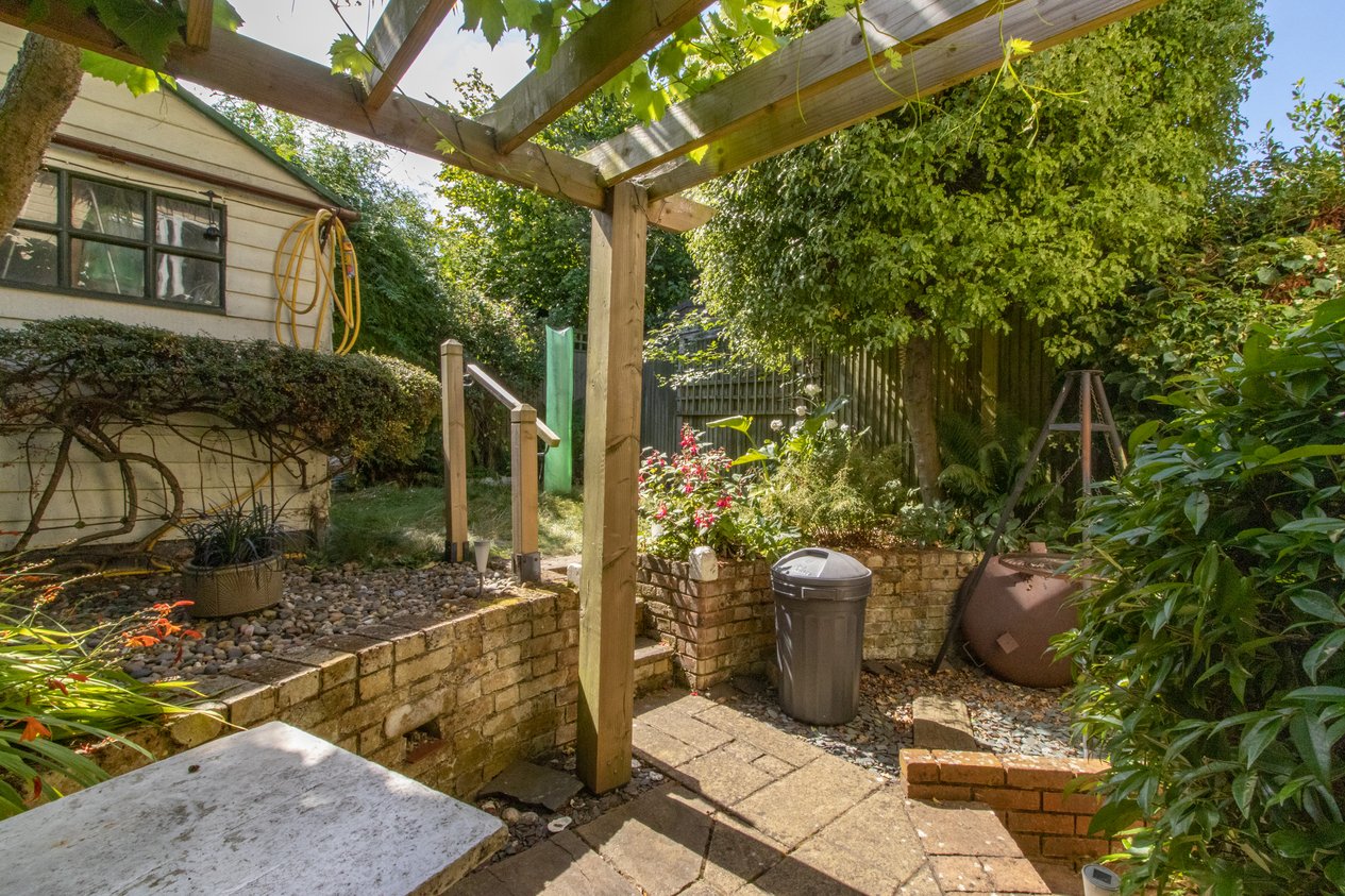 Properties Under Offer in Chapel Row Herne Bay