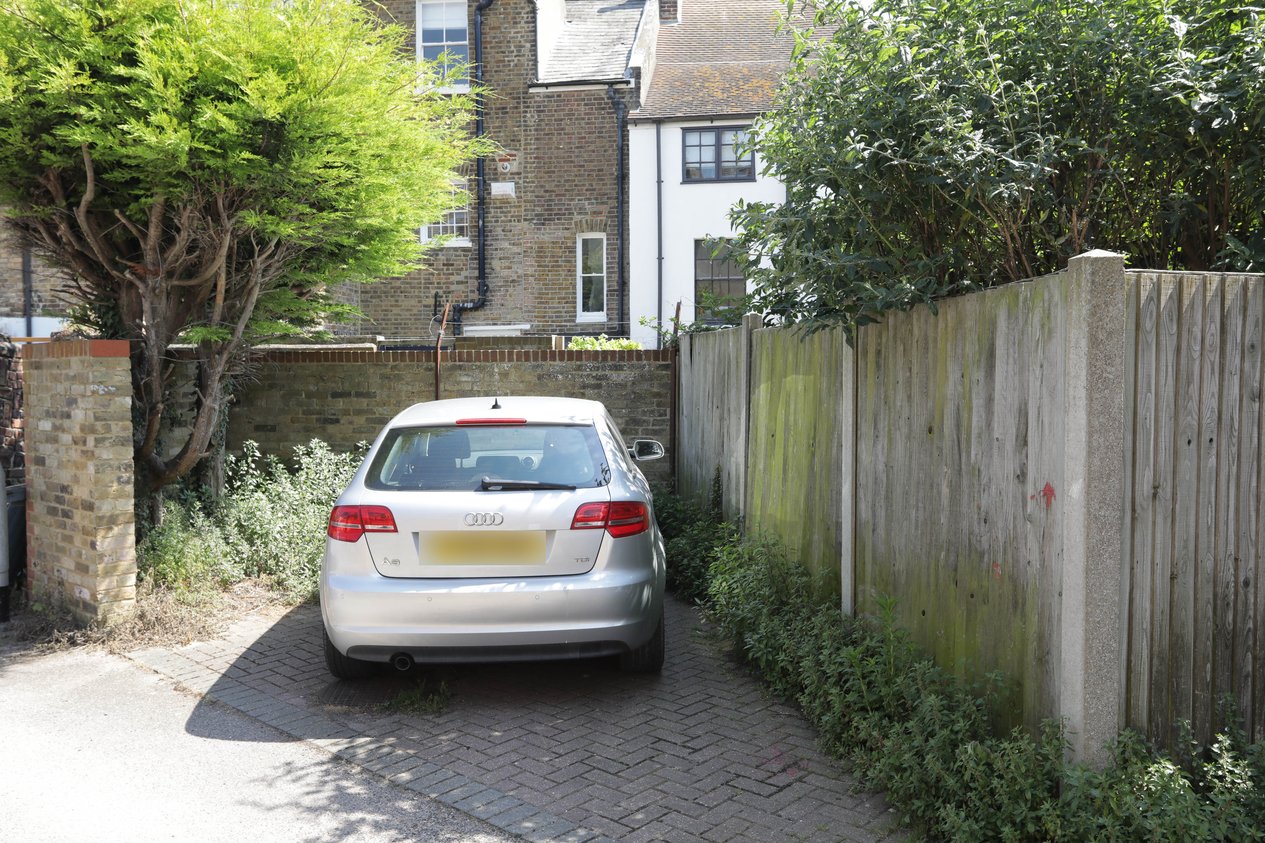 Properties For Sale in Charlotte Square Margate