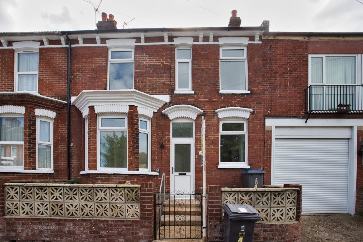Properties Sold Subject To Contract in Charlton Avenue 