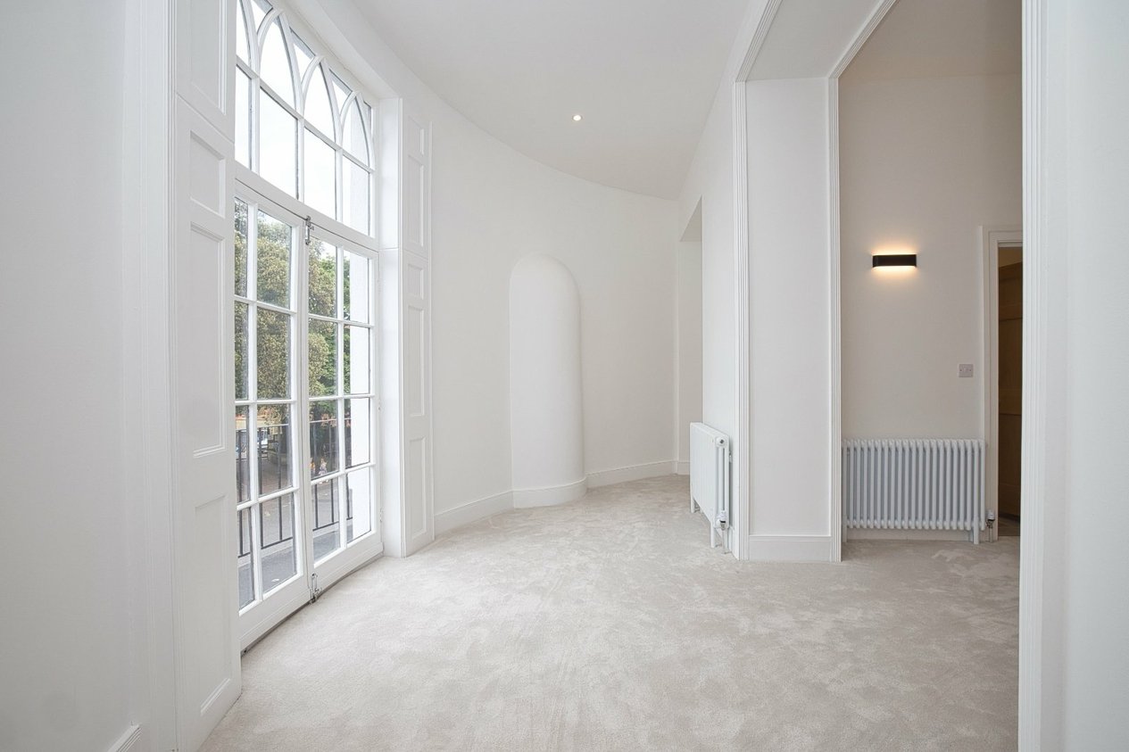 Properties Under Offer in Chatham Street 