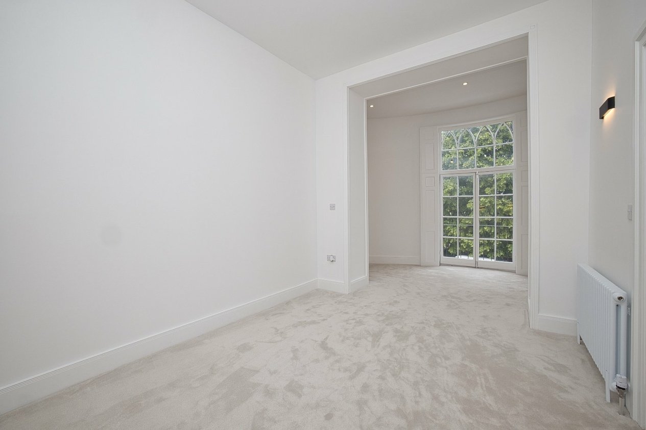 Properties Under Offer in Chatham Street 
