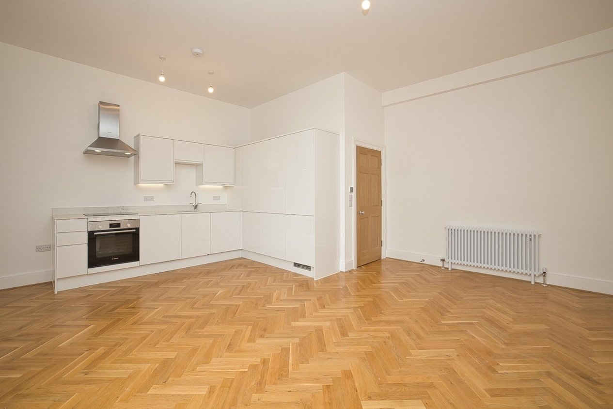 Properties Under Offer in Chatham Street 