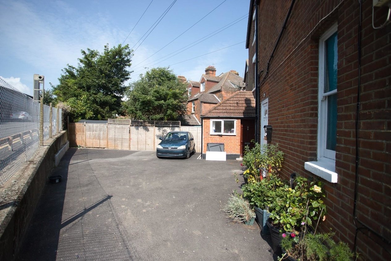 Properties Sold Subject To Contract in Cheriton Road 