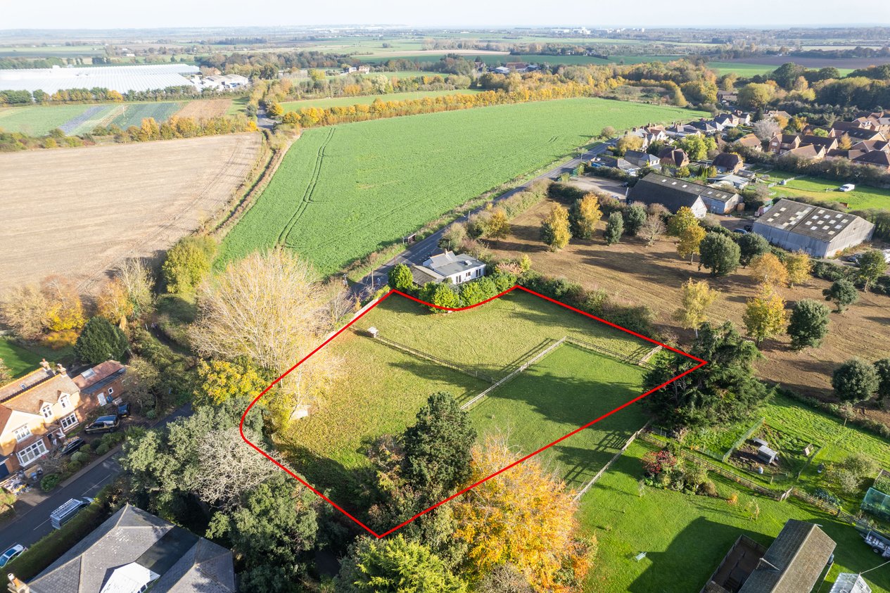 Properties Under Offer in Cherry Garden Lane Ash