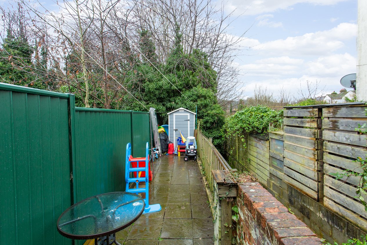 Properties For Sale in Cherry Tree Avenue Dover