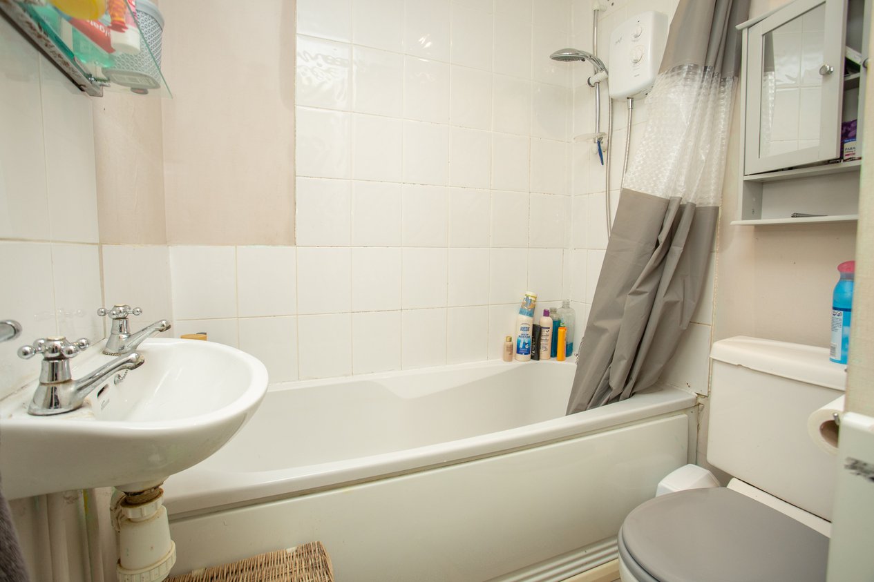 Properties For Sale in Cherry Tree Avenue Dover