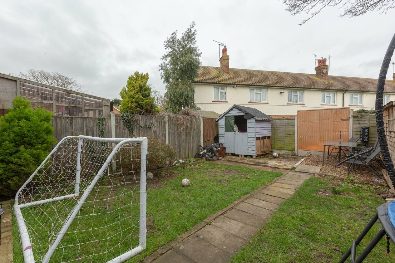 Properties Under Offer in Chilham Avenue Westgate-on-Sea