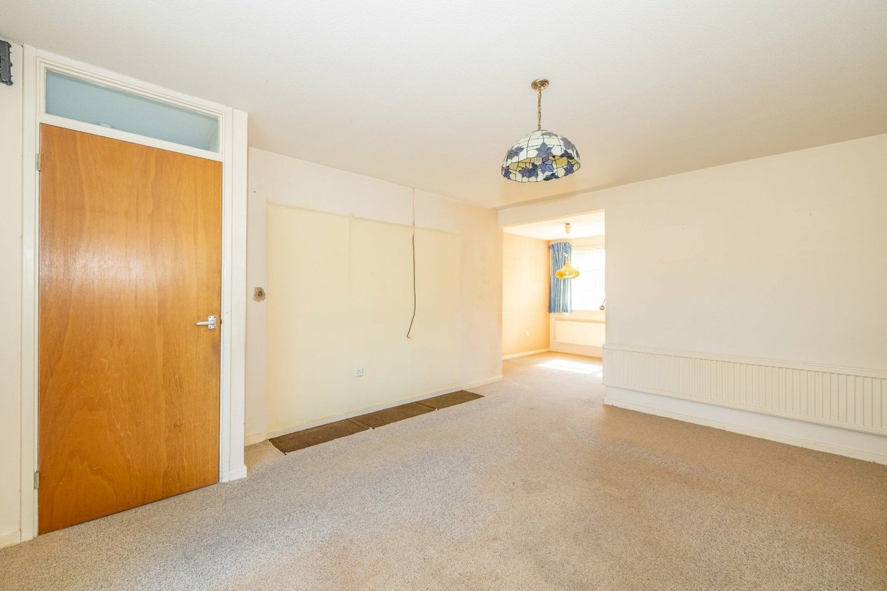 Properties For Sale in Chiltern End Ashford