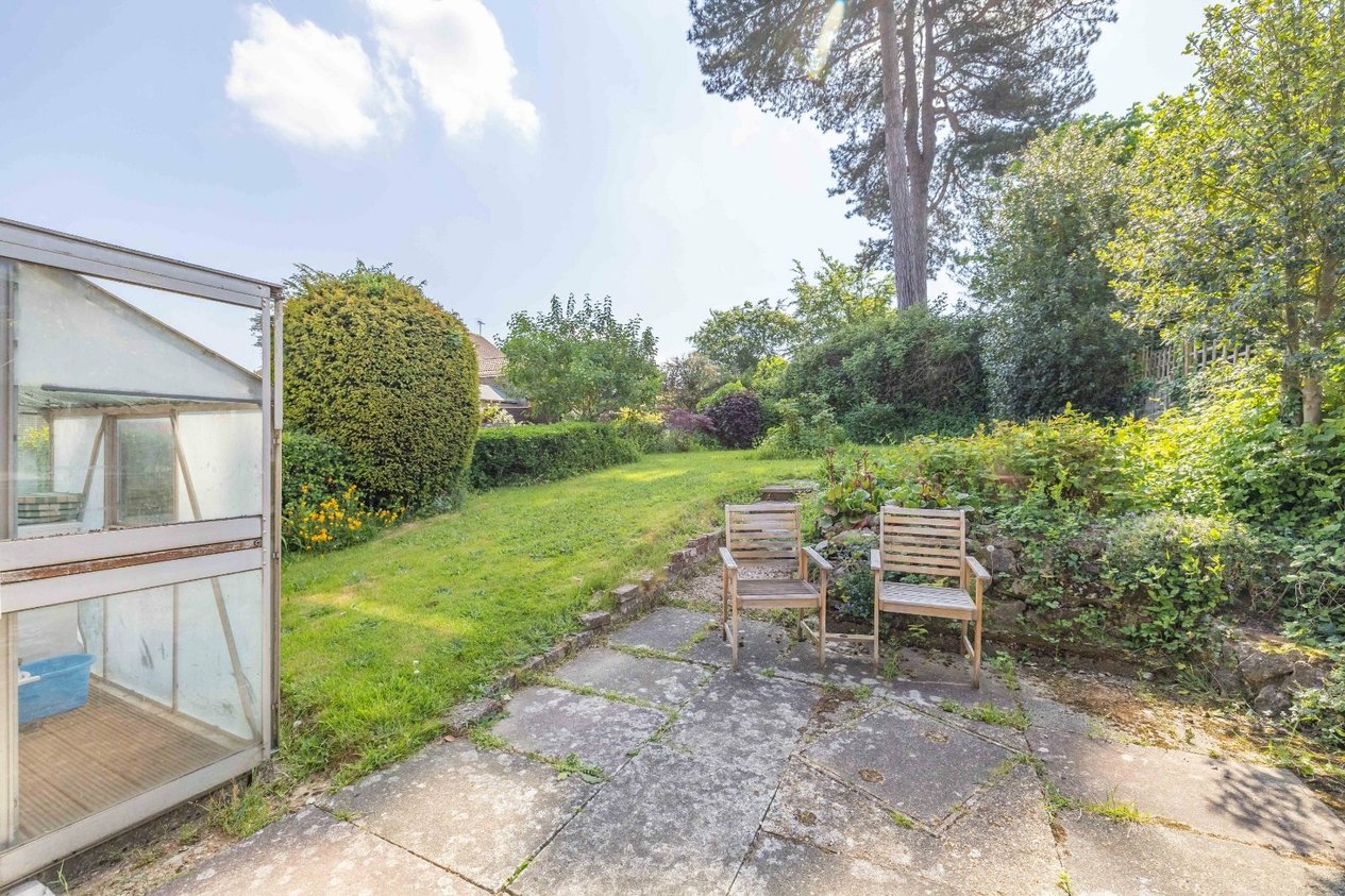 Properties For Sale in Chiltern End Ashford
