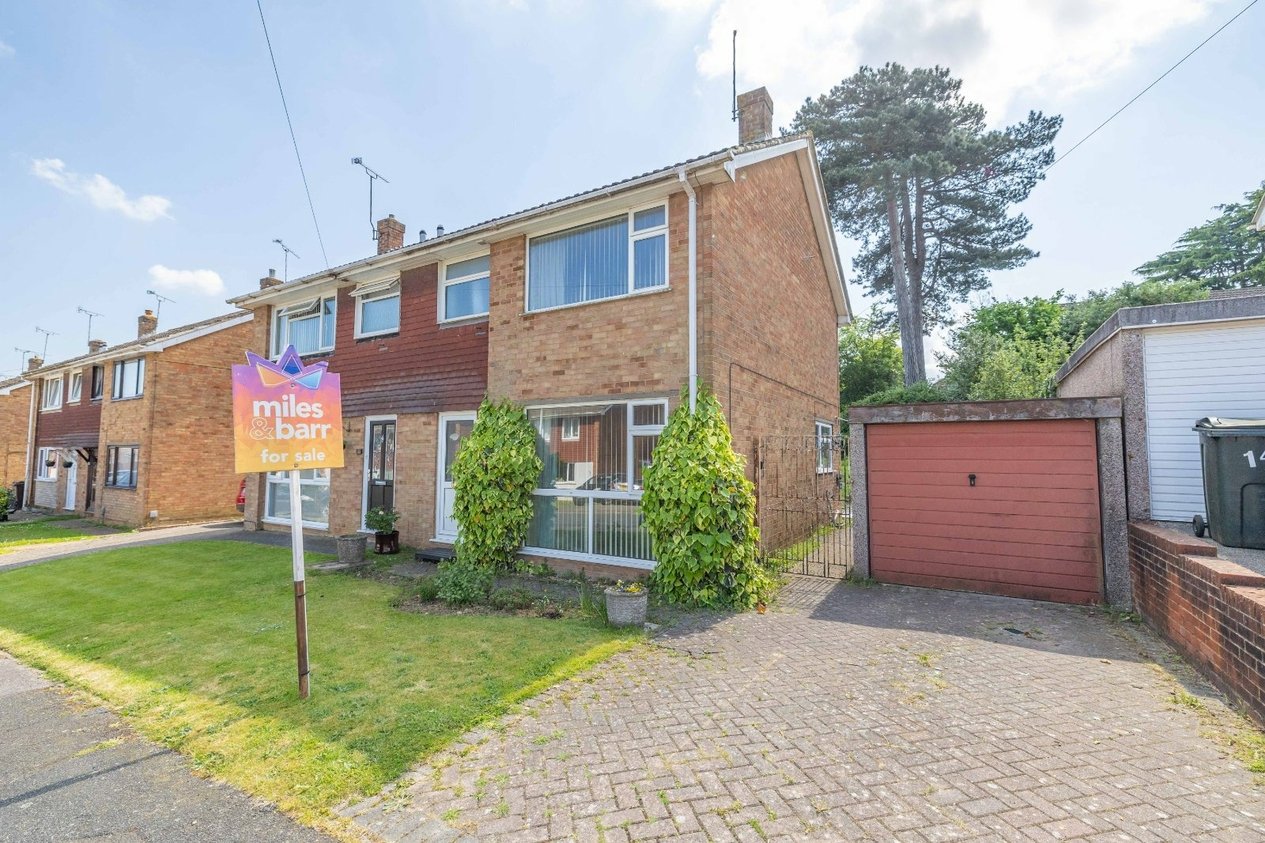 Properties For Sale in Chiltern End Ashford