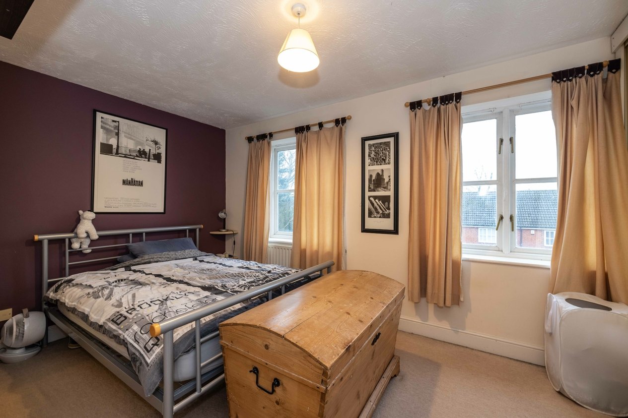 Properties Under Offer in Chineham Way Canterbury