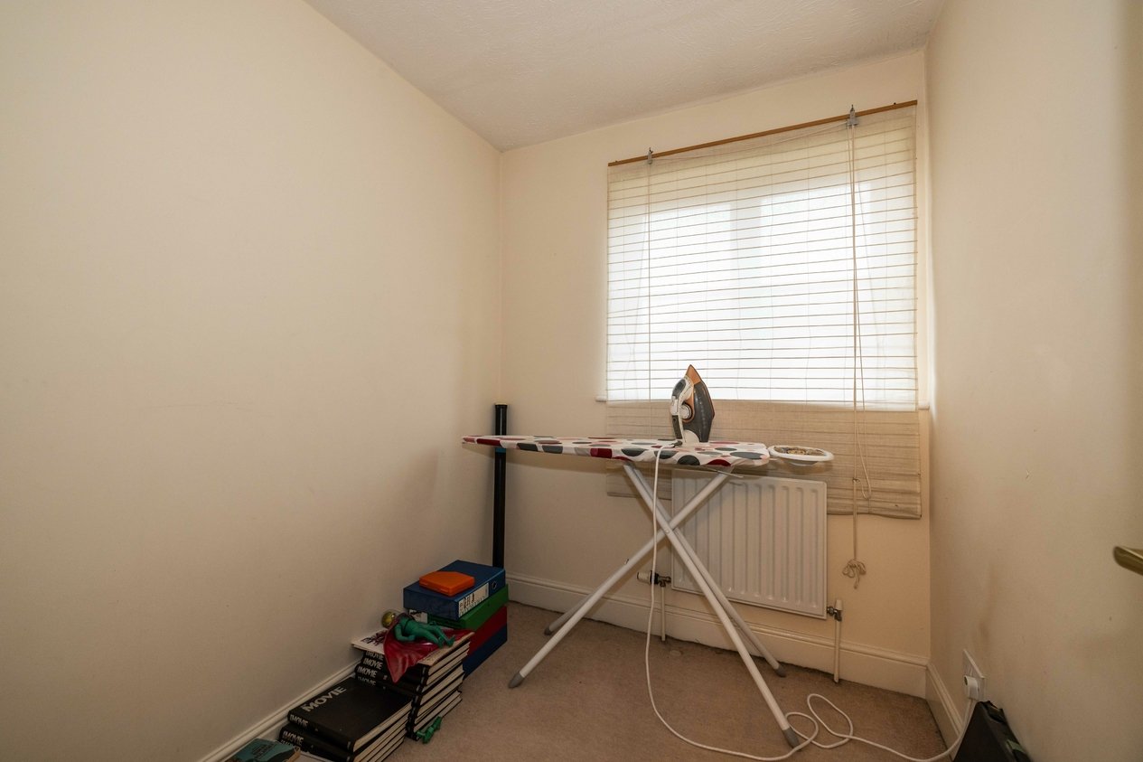 Properties Under Offer in Chineham Way Canterbury