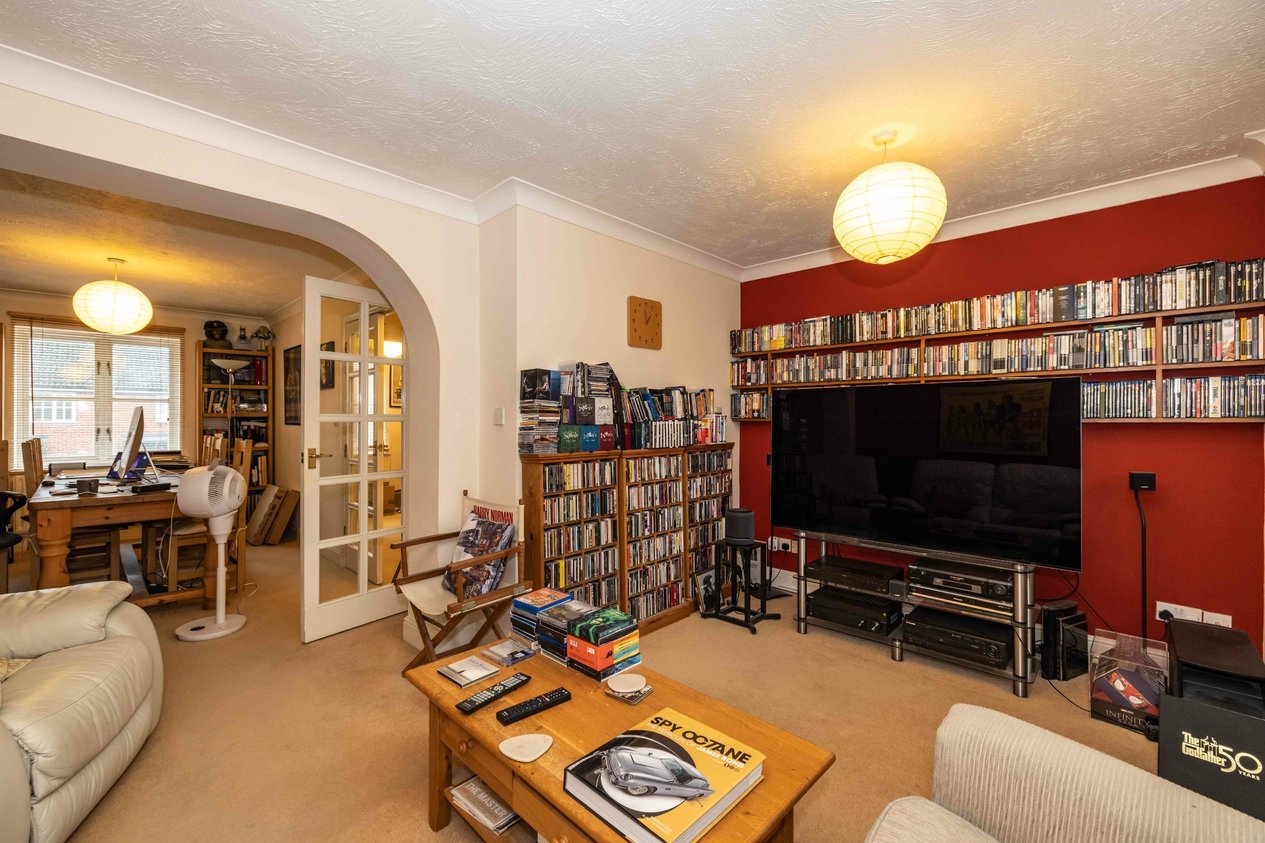 Properties Under Offer in Chineham Way Canterbury