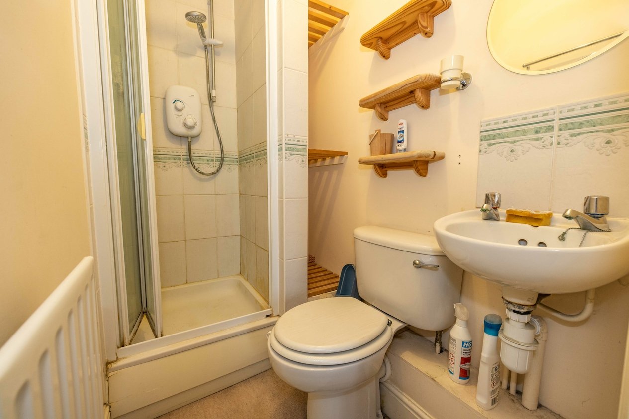 Properties Under Offer in Chineham Way Canterbury