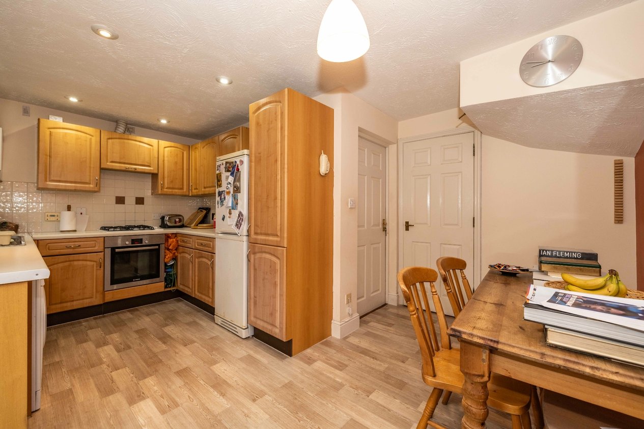 Properties Under Offer in Chineham Way Canterbury