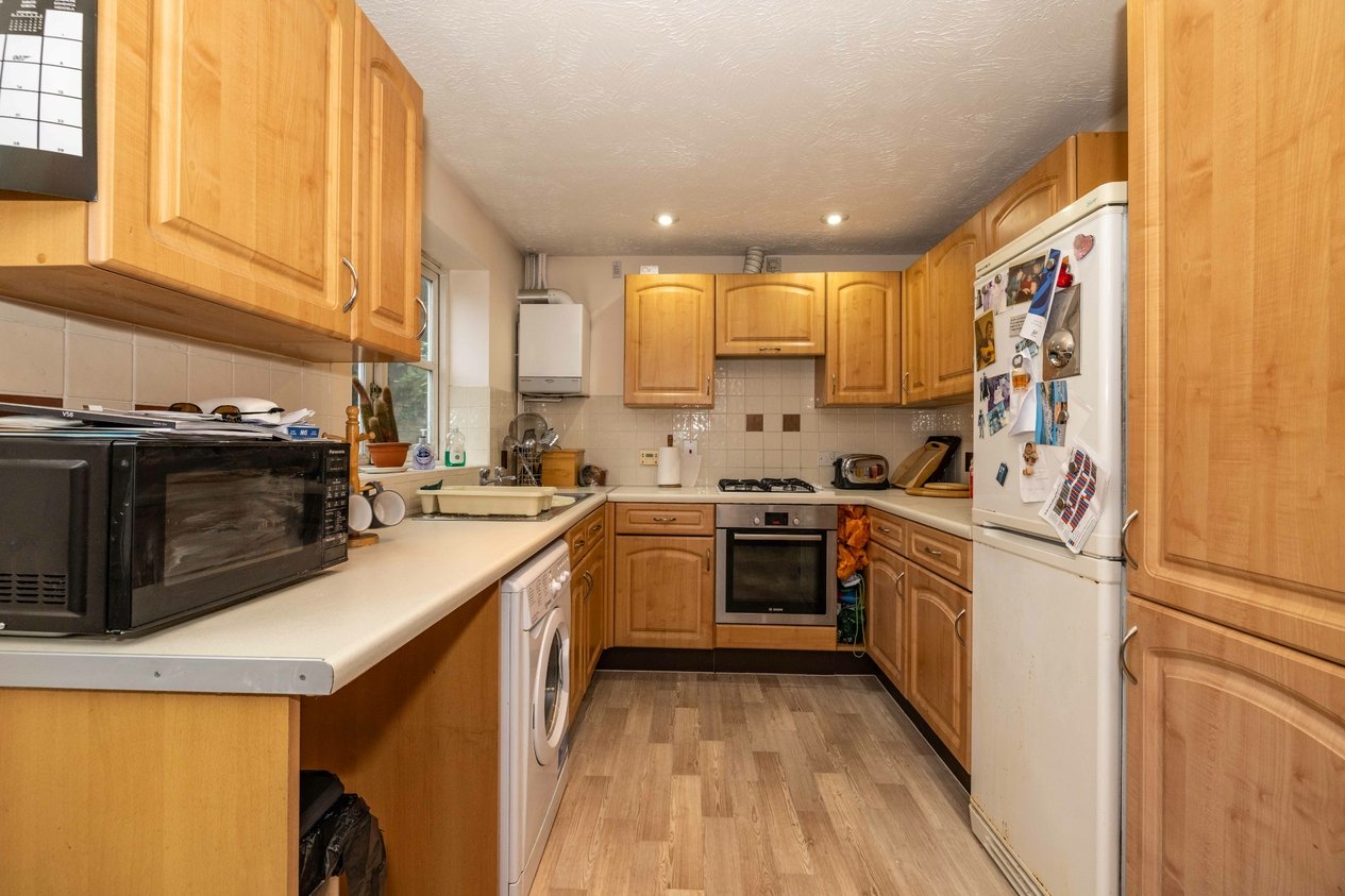 Properties Under Offer in Chineham Way Canterbury