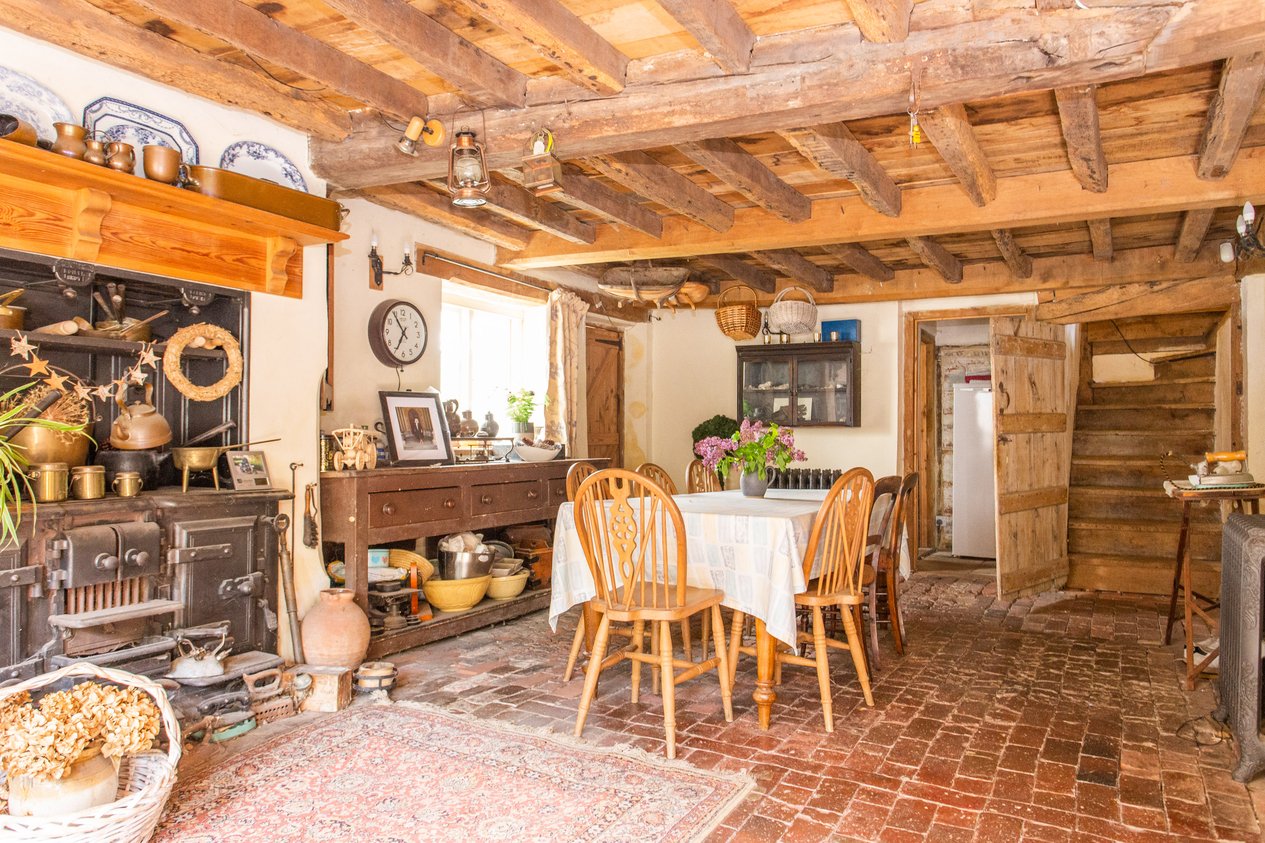 Properties Under Offer in Church Road Oare