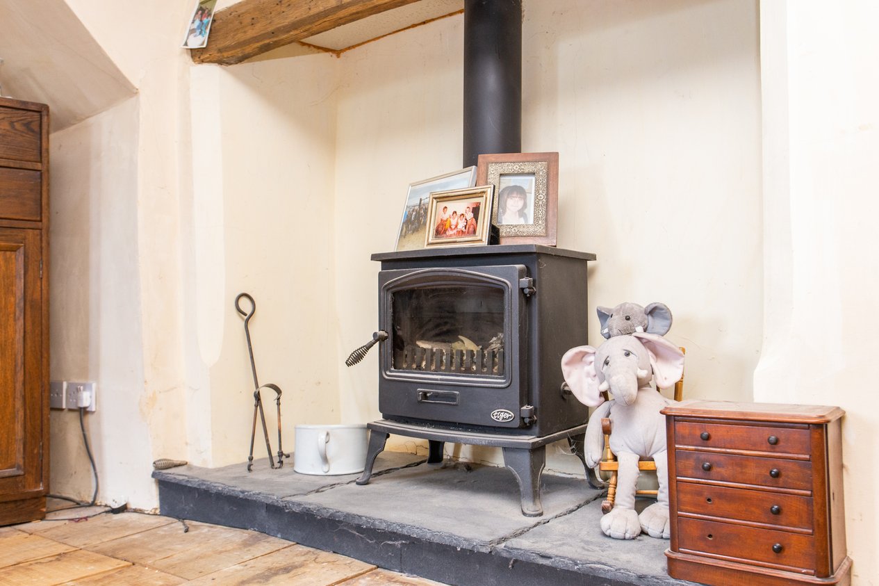 Properties Under Offer in Church Road Oare