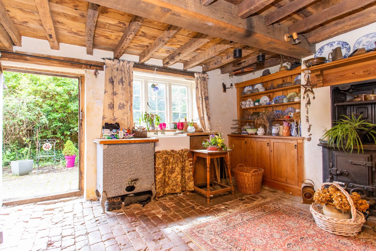 Properties Under Offer in Church Road Oare