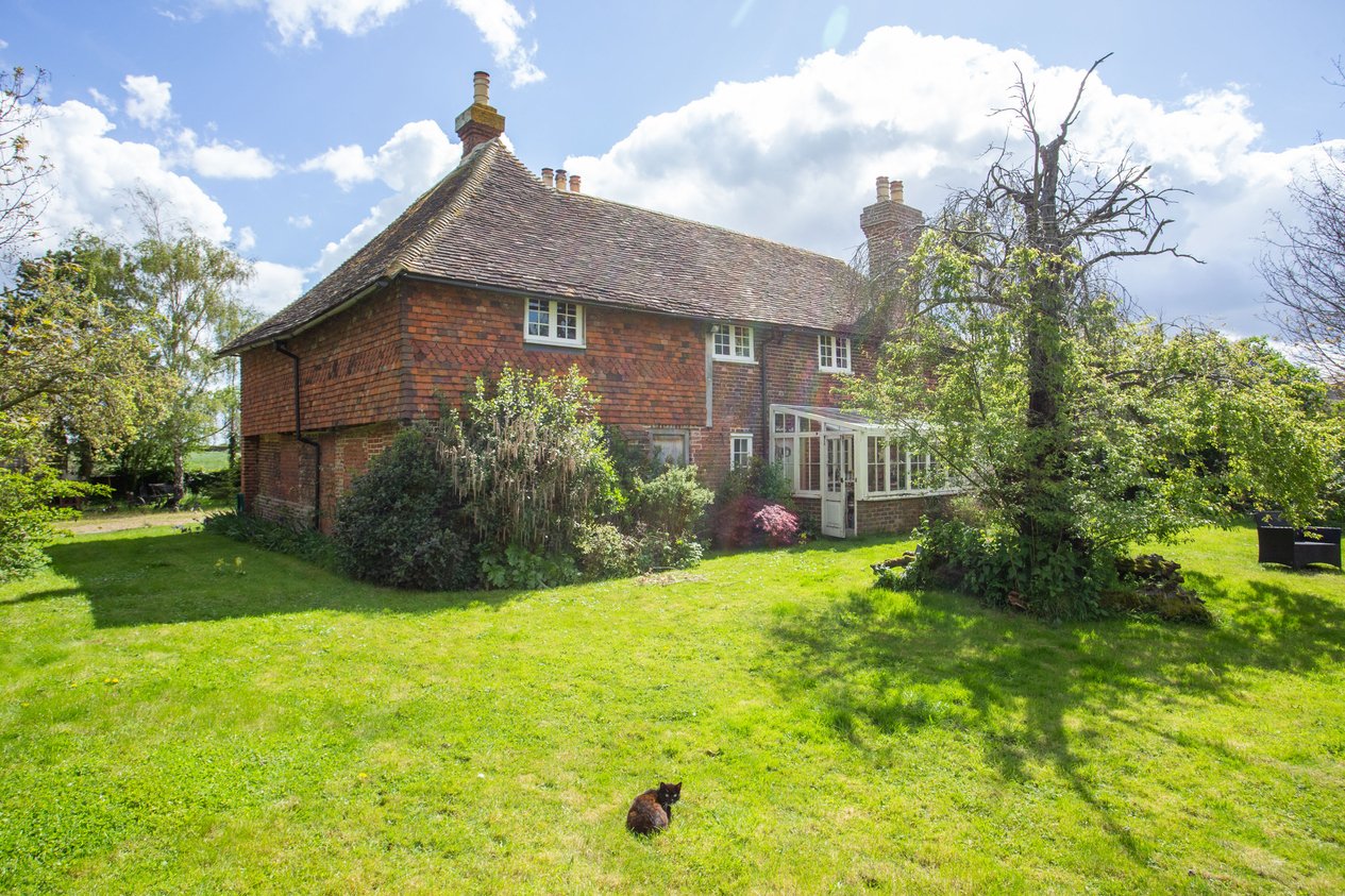 Properties Under Offer in Church Road Oare