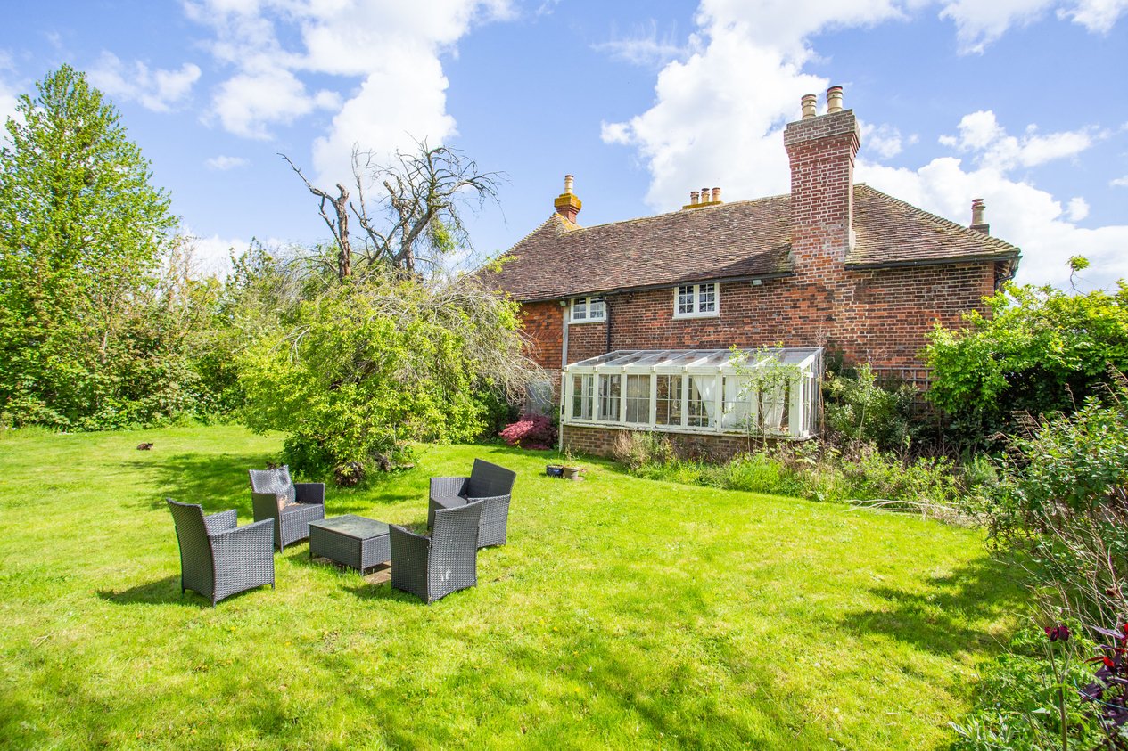 Properties Under Offer in Church Road Oare