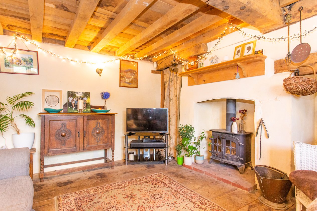 Properties Under Offer in Church Road Oare