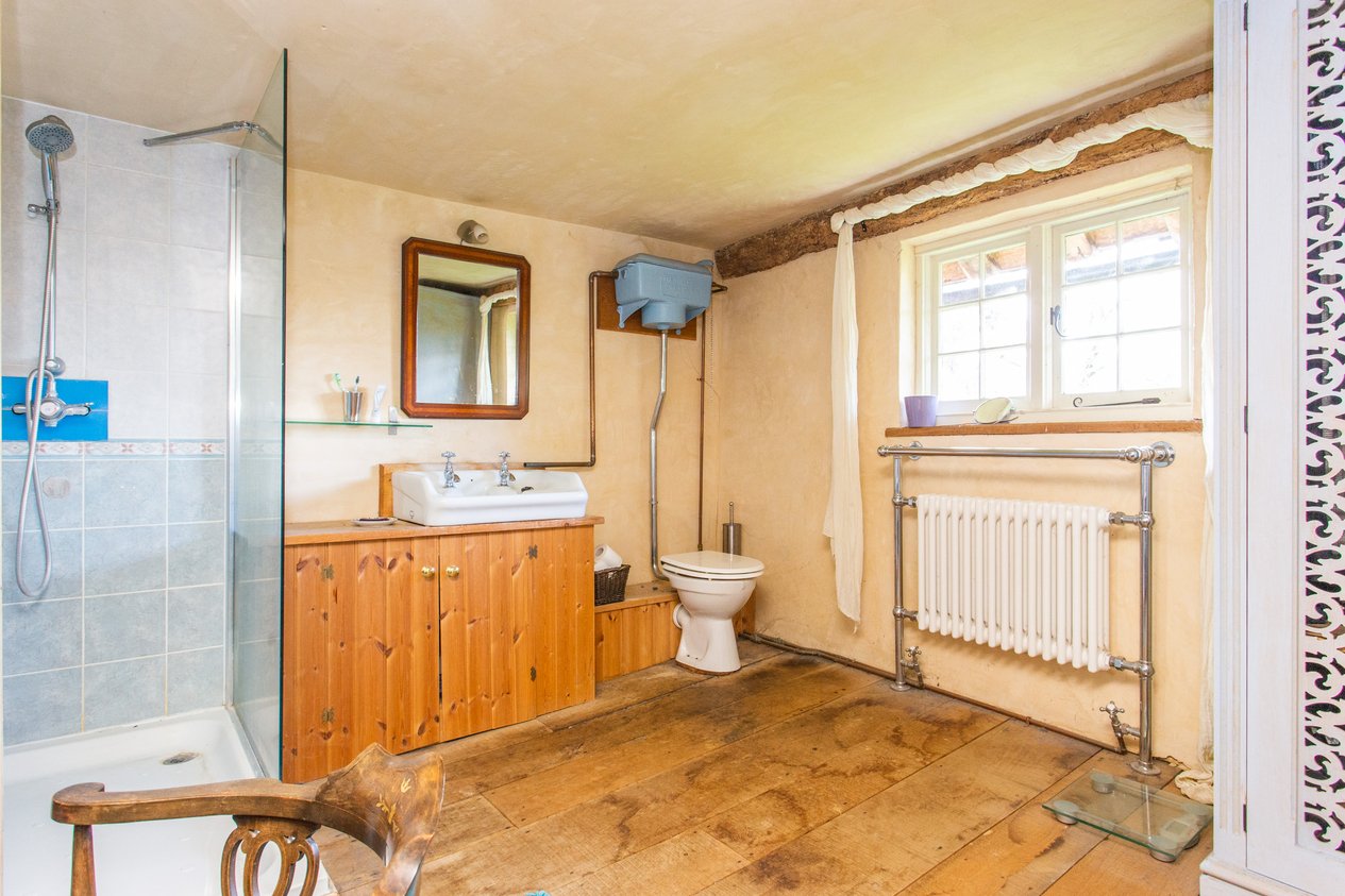 Properties Under Offer in Church Road Oare