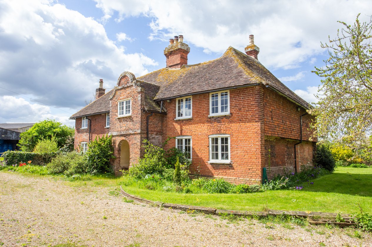 Properties Under Offer in Church Road Oare