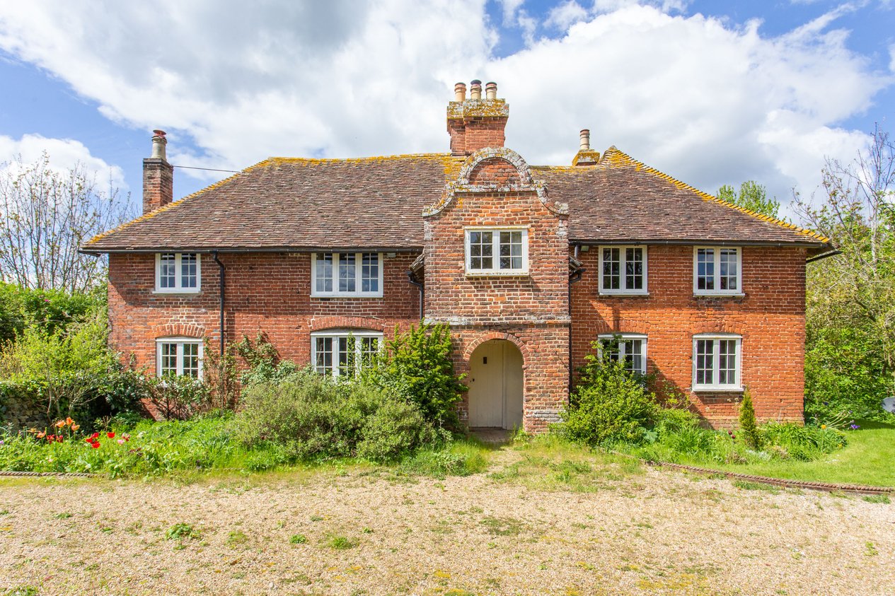 Properties Under Offer in Church Road Oare