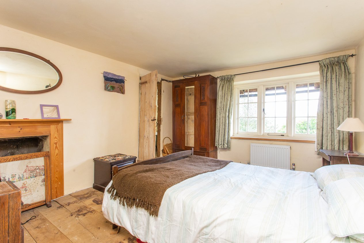Properties Under Offer in Church Road Oare
