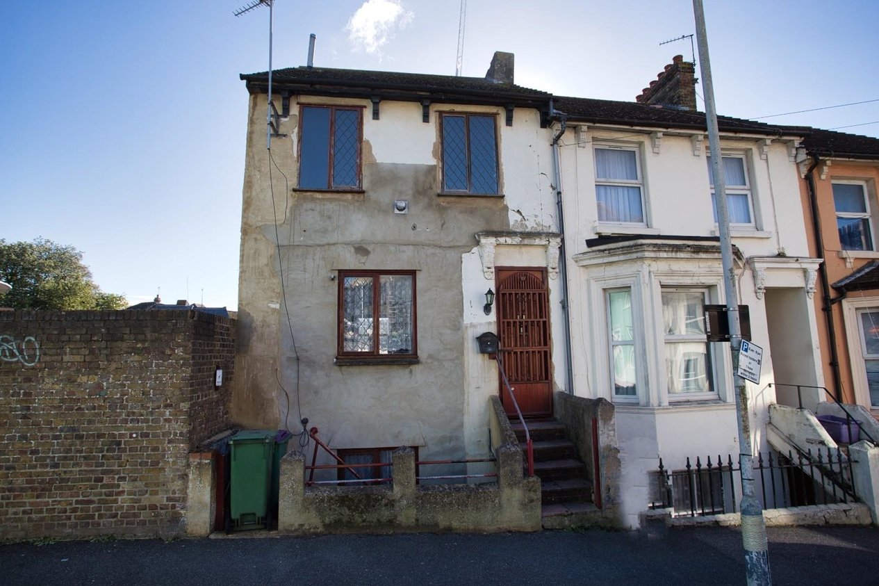 Properties Sold Subject To Contract in Clarence Street 