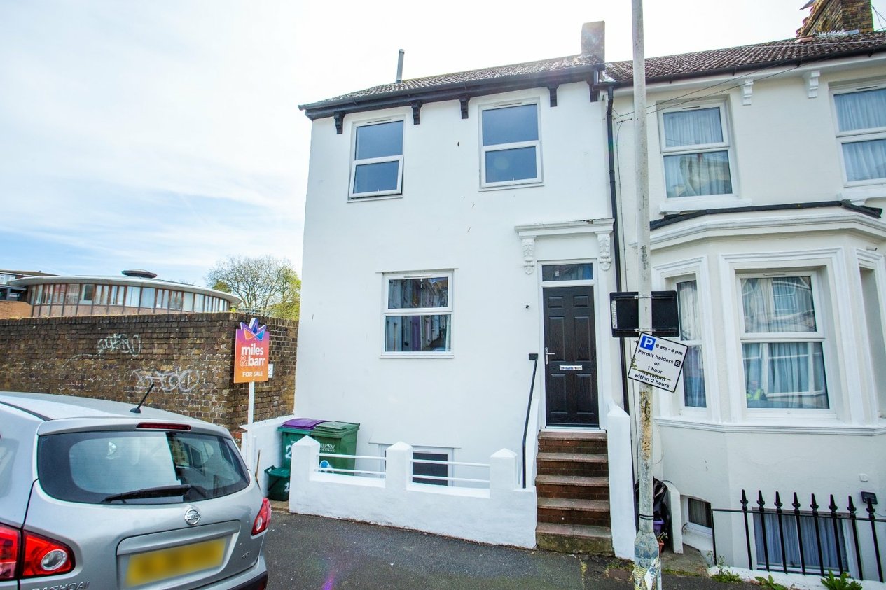 Properties Under Offer in Clarence Street Folkestone