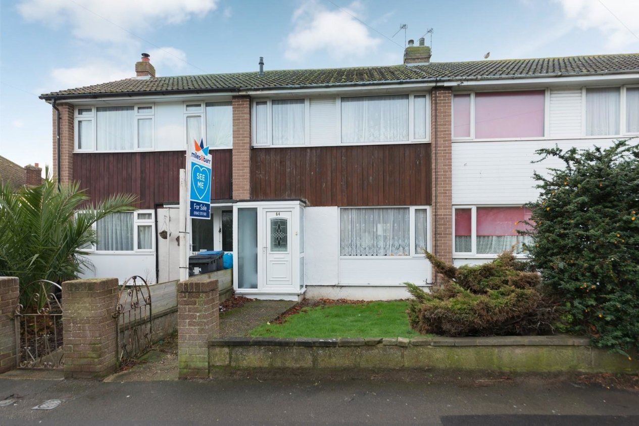 Properties Sold Subject To Contract in Clements Road 