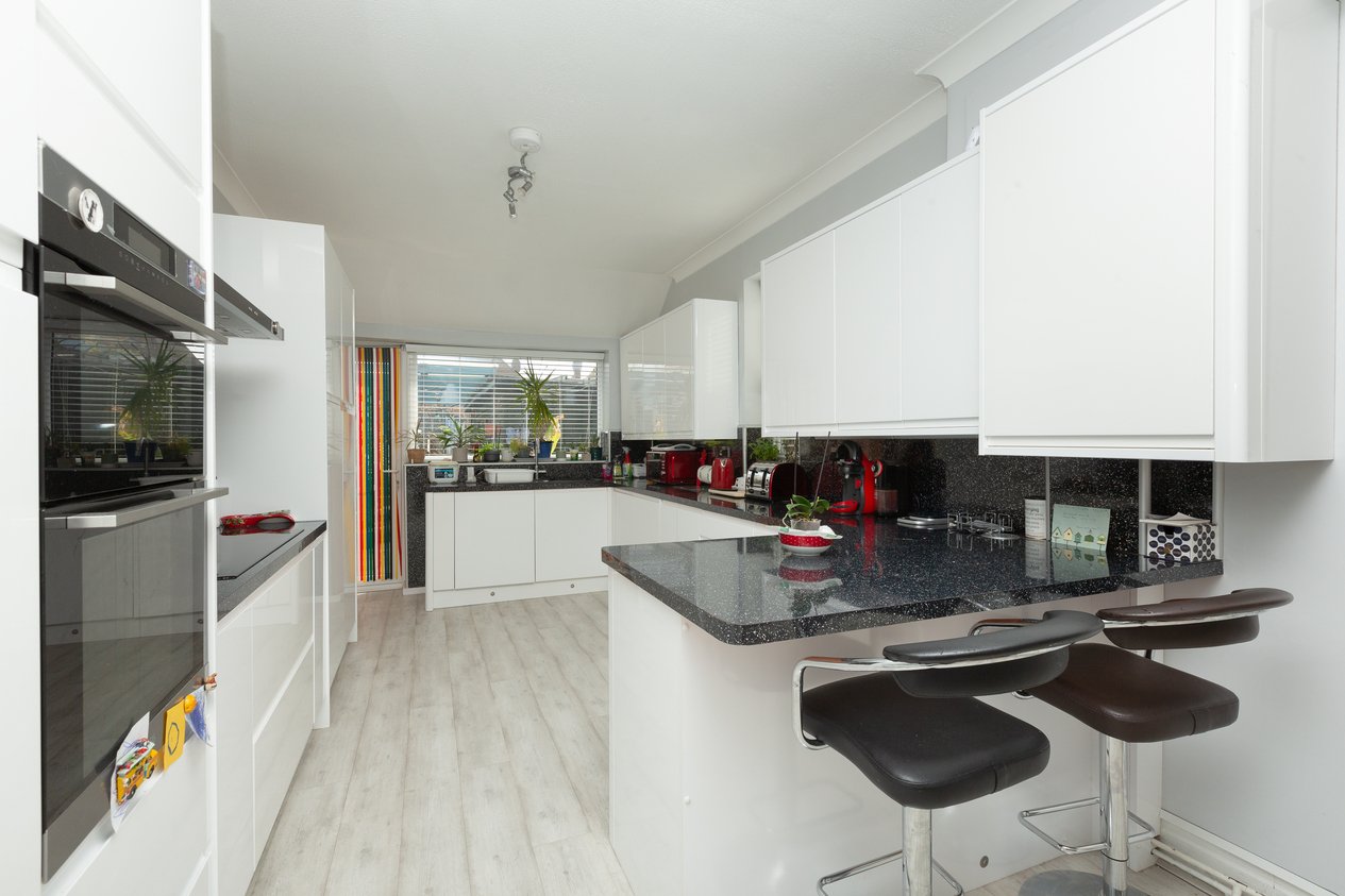 Properties Under Offer in Cliffe Avenue Margate